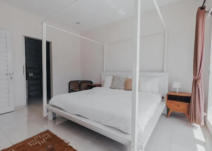 Villa Cozy 2br Private Pool Villa, Oberoi, Seminyak, Bali *