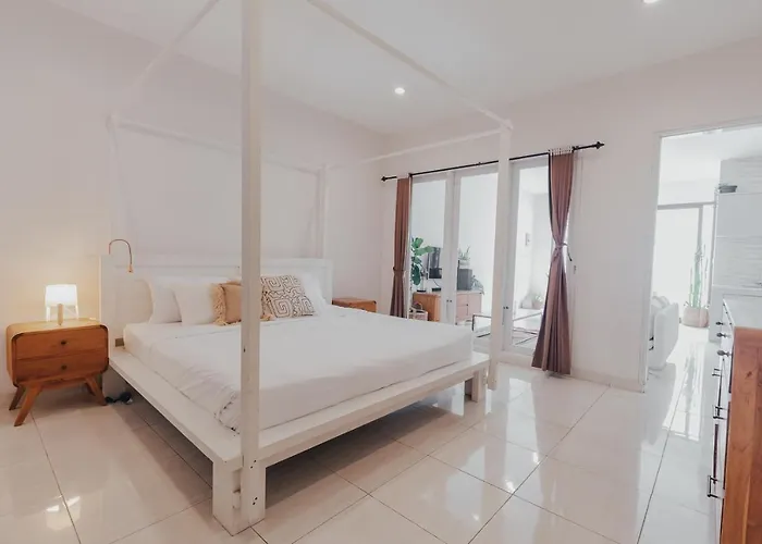 Villa Cozy 2br Private Pool Villa, Oberoi, Seminyak, Bali *